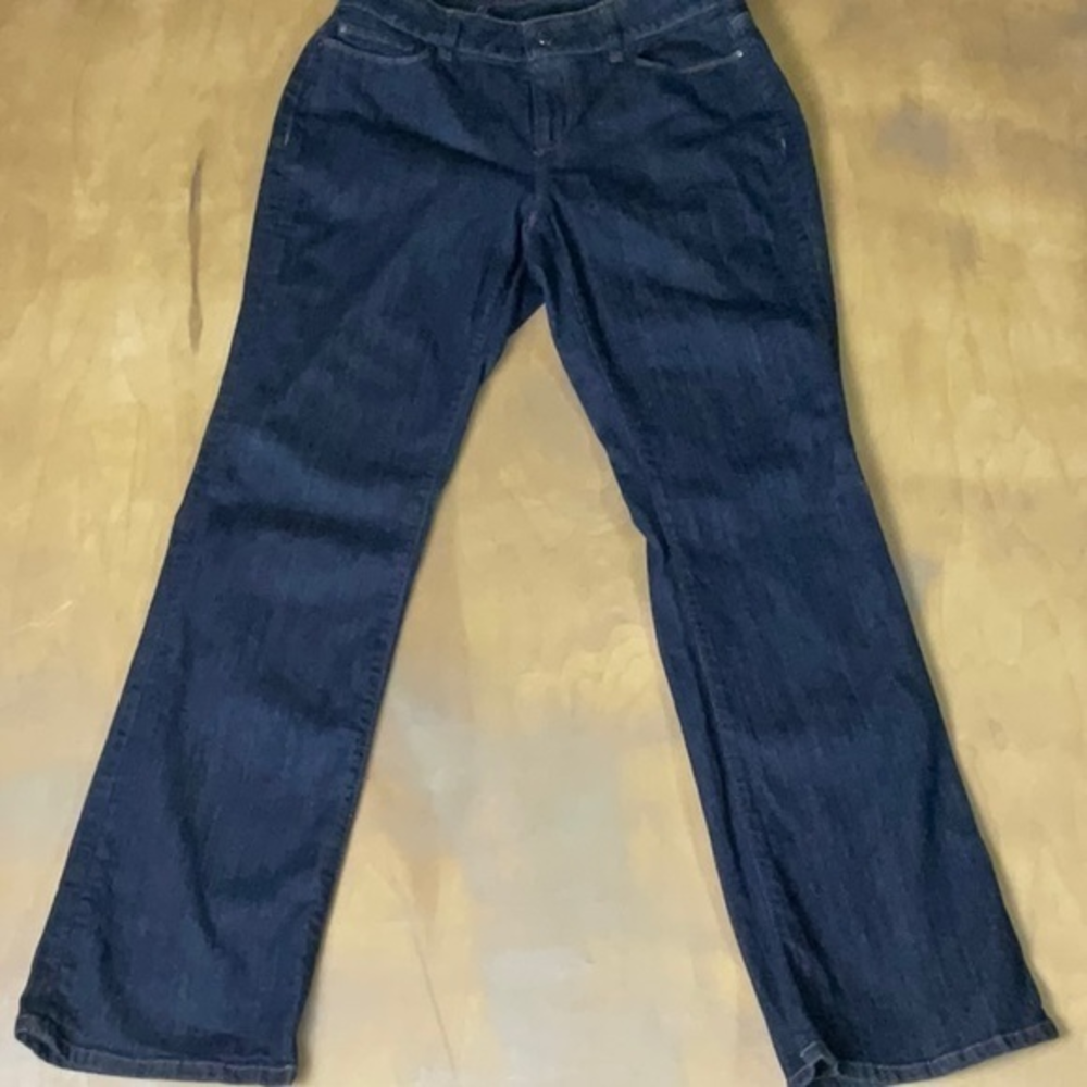 Ann Taylor Jeans Size 8P Curvy Fit‎